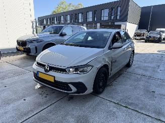 Vaurioauto  passenger cars Volkswagen Polo 1.0 MPI  80 PK-PDC-CRUISE 2024/11