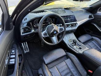 BMW 3-serie 330e High Executive M HUD - SCHUIFDAK - KEYLESS picture 3