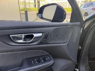 Volvo V-60 2.0 B3 R-DESIGN AUTOMAAT-PANO-CAMERA-NAVI picture 17