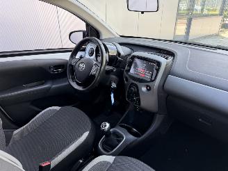 Toyota Aygo 1.0 VVT-i x-Play Limited AIRCO - CENTRAAL - LED picture 6