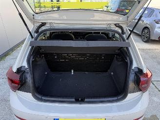 Volkswagen Polo 1.0 MPI 80 PK-CRUISE-PDC-APP picture 10