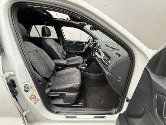 Volkswagen T-Roc 1.5 TSI R-LINE-DSG-PANO-KEYLESS-CAMERA-NAVI-CRUISE picture 11