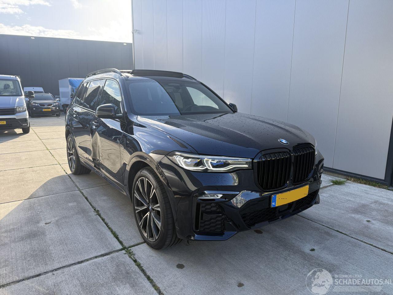 BMW X7 xDrive  40i High Executive-PANO-LEDER-HEAD UP-360 CAMERA-4 WIEL BESTURING