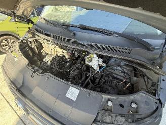 Volkswagen Transporter 2.0 TDI L1H1 DSG PERSONEN BUS -NAVI picture 15