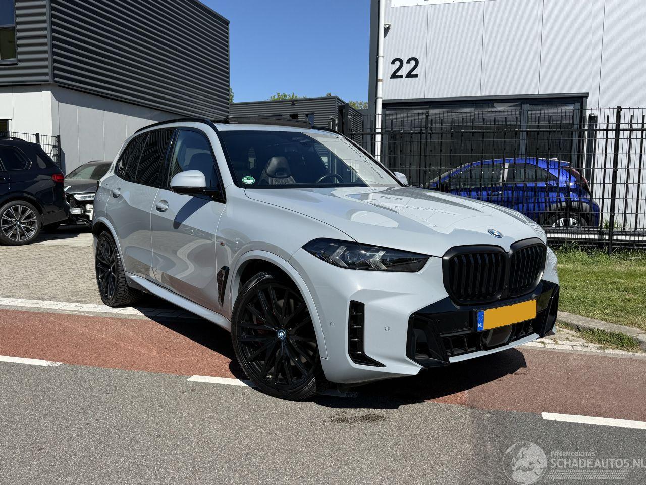 BMW X5 xDrive50e HUD - SKYLOUNGE - IONIC GLOW - BOWERS&WILKINS