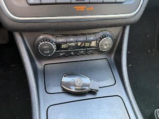Mercedes GLA 200 d Prestige -AUTOMAAT-PANO-PDC-NAVI picture 19