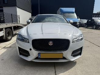 Jaguar XF Sportbrake 2.0d Portfolio R-Sport 179PK - PANO - LED - KEYLESS picture 14