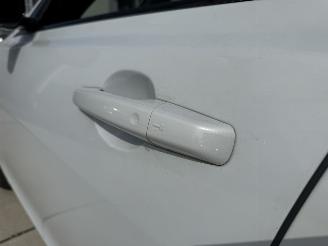 Jaguar XF Sportbrake 2.0d Portfolio R-Sport 179PK - PANO - LED - KEYLESS picture 16