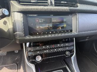 Jaguar XF Sportbrake 2.0d Portfolio R-Sport 179PK - PANO - LED - KEYLESS picture 21