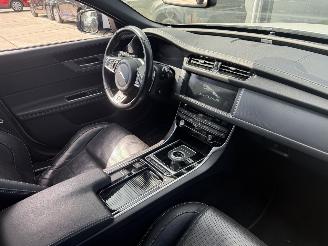 Jaguar XF Sportbrake 2.0d Portfolio R-Sport 179PK - PANO - LED - KEYLESS picture 6