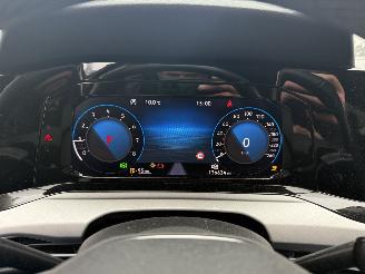 Volkswagen Golf 1.0 eTSI Life NAVI - CLIMA - CRUISE - LED picture 17