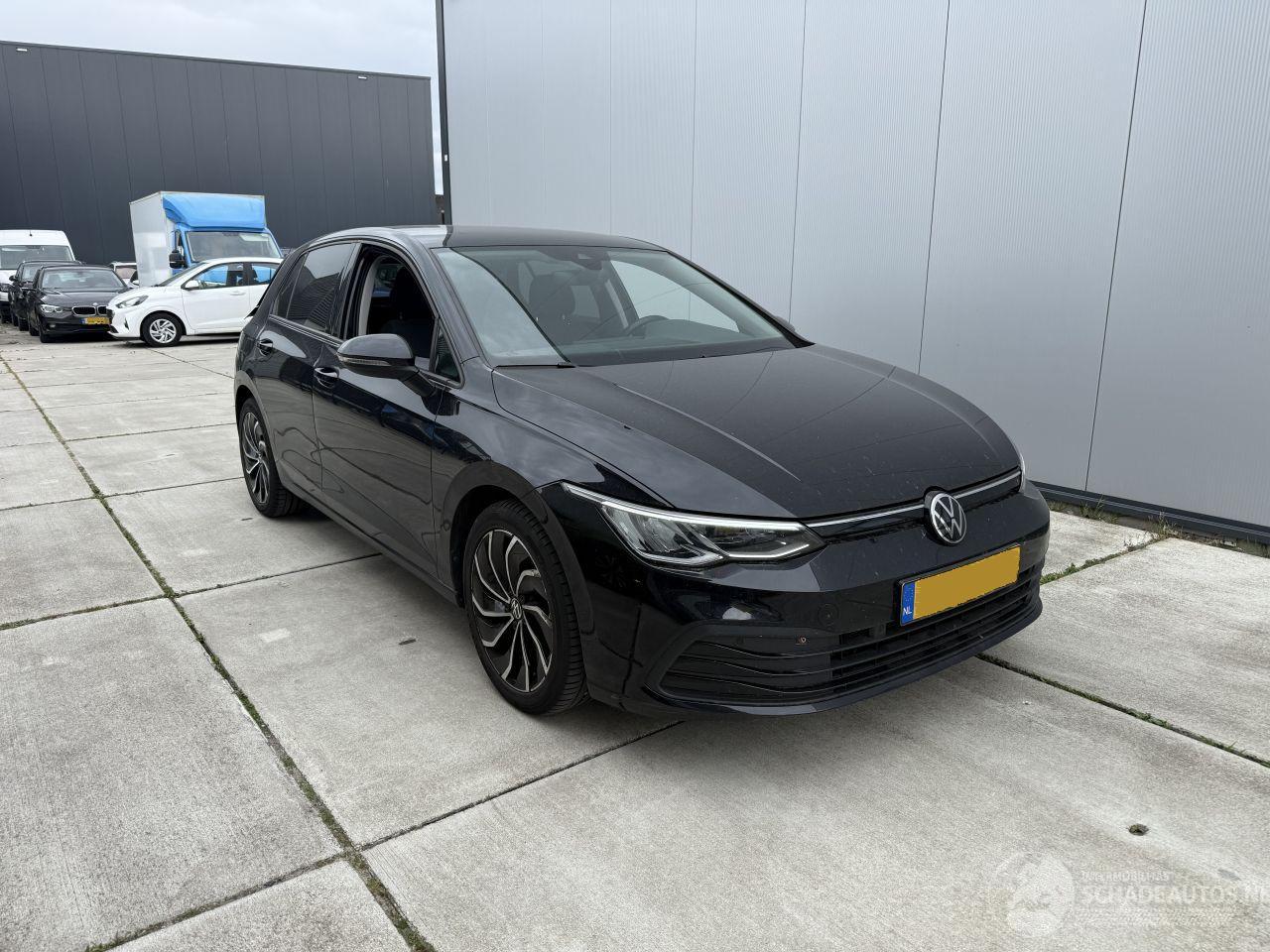 Volkswagen Golf 1.0 eTSI Life NAVI-CLIMA-CRUISE-LED