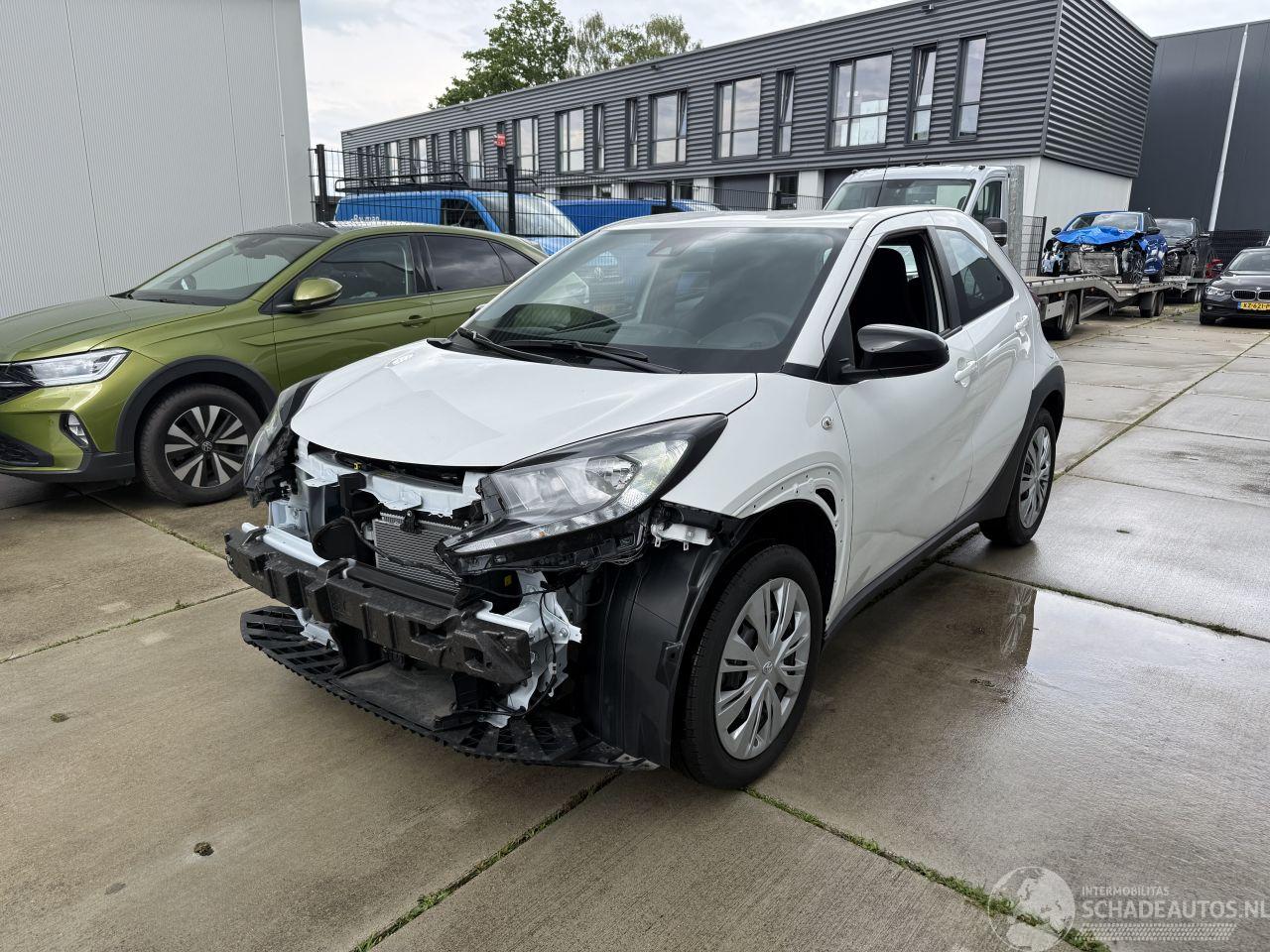 Toyota Aygo X -1.0 VVT-iMT Play -CAMERA-NAVI