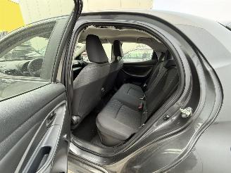 Toyota Yaris 1.5 HYBRID 141 PK-CAMERA-PDC-NAVI-CRUISE picture 9