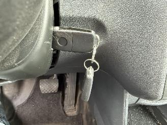 Volkswagen Caddy 1.6 TDI AUTOMAAT-NAVI-EXENON-AIRCO picture 19