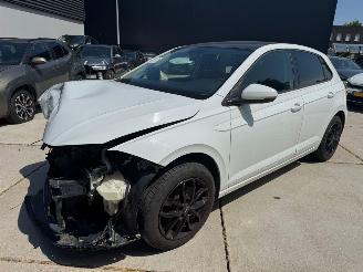 Damaged car Volkswagen Polo 1.6 TDI NAVI-PDC-CRUISE 2020/1