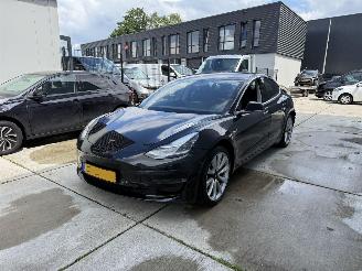 Damaged car Tesla Model 3 LONG RANGE AWD 75 kWh -LEDER-CAMERA-GLAZENDAK-550 KM ACTIERADIUS 2019/3