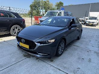 Voiture accidenté Mazda 3 2.0 e-Skyactive-X M HYBRID 180-CLIMA-PDC-NAVI-CRUISE 2020/9