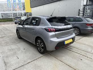 Peugeot 208 1.2 PureTech Allure Pack AUTOMAAT - NIEUWE DISTRIBUTIE - NAVI - CAMERA - LED picture 4