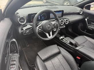Mercedes Cla-klasse 180 LUXURY LINE PANO - SFEER - NAVI - CAMERA - LED - KEYLESS picture 3