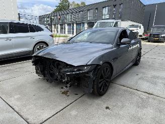 Vaurioauto  passenger cars Jaguar XE 2.0 P250 R-Dynamic Black - NAVI - LED - CAMERA - KEYLESS 2022/2