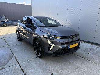damaged passenger cars Renault Captur 1.6 E-Tech Full Hybrid 145 Techo-AUTOMAAT-CAMERA-LED 2024/12