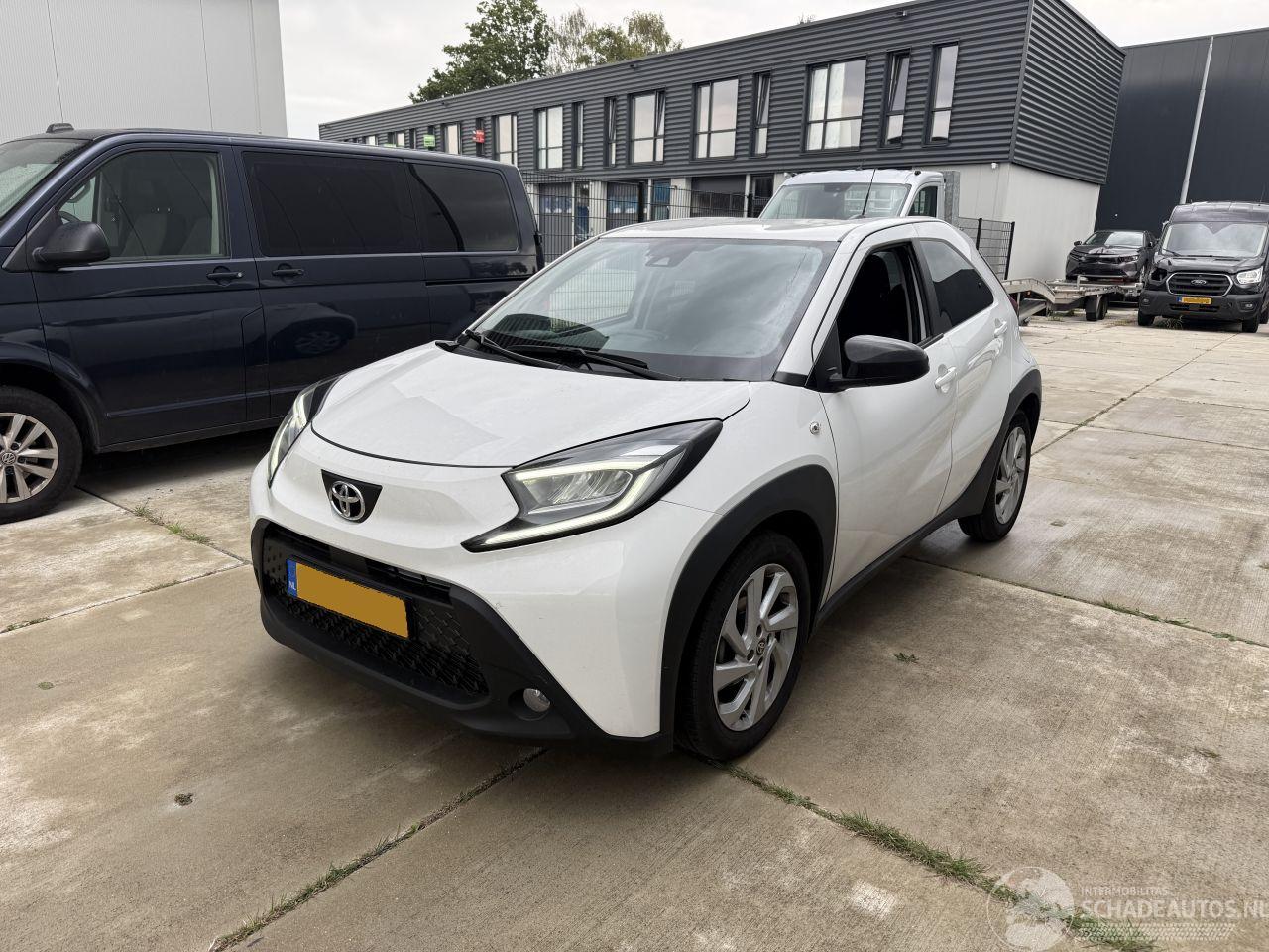 Toyota Aygo X 1.0 VVT-i MT FIRST CAMERA-NAVI