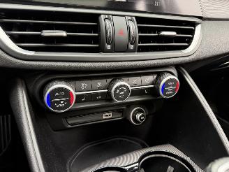 Alfa Romeo Giulia 2.0 T GME AWD VELOCE 4-PANO-CAMERA-LEDER-NAVI -206 KW picture 21