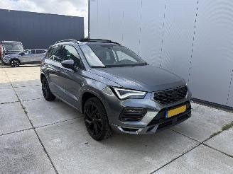 Vaurioauto  passenger cars Seat Ateca 1.5 TSI FR Buss Intense AOTOMAAT-PANO-NAVI-CAMERA-PDC 2023/12