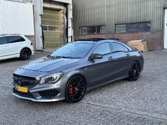 Schadeauto Mercedes Cla-klasse 45 AMG 4Matic 360Pk Pano 2015/4