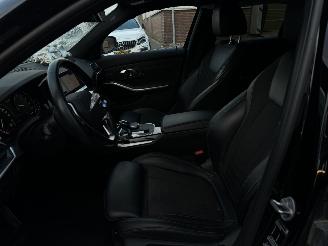 BMW 3-serie 320i High Executive Automaat picture 9