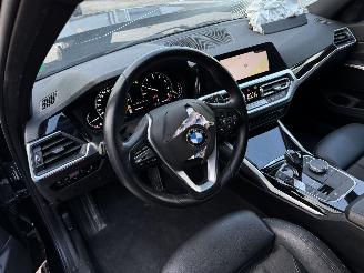 BMW 3-serie 320i High Executive Automaat picture 8