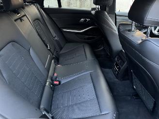 BMW 3-serie 320i High Executive Automaat picture 16