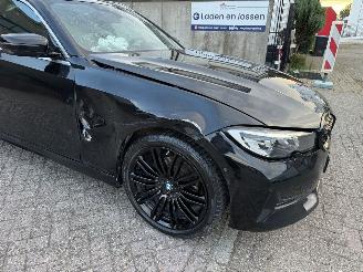 BMW 3-serie 320i High Executive Automaat picture 18