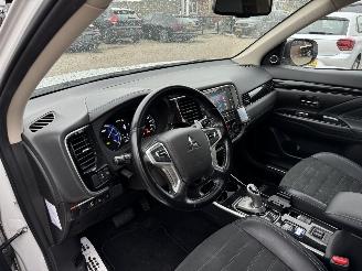Mitsubishi Outlander 2.4 PHEV Intense + Schuifdak 4x4 picture 6