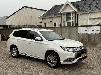 Mitsubishi Outlander 2.4 PHEV Intense + Schuifdak 4x4 picture 2