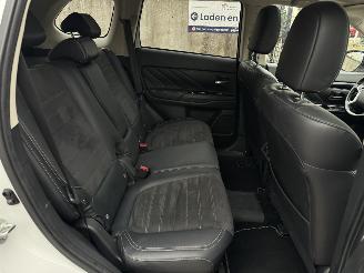 Mitsubishi Outlander 2.4 PHEV Intense + Schuifdak 4x4 picture 11