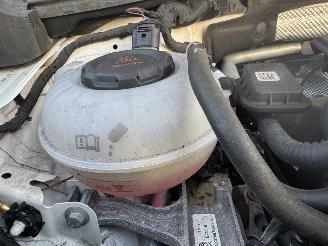 Volkswagen T-Roc 1.5 TSI DSG R-Line Pano picture 18