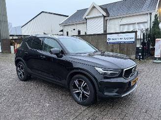 krockskadad bil auto Volvo XC40 2.0 T4 AWD Momentum Pro Nap Nederlandse Auto 2019/6