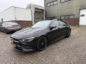 krockskadad bil auto Mercedes Cla-klasse 220 Premium Plus AMG Pakket Pano Burmester 2019/7