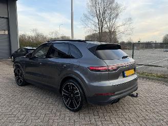 krockskadad bil auto Porsche Cayenne 3.0 E-HYBRID 422Pk Pano Bose 360Camera Head-Up 2021/2