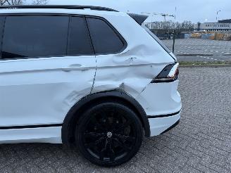 Volkswagen Tiguan 2.0 TSI 4Motion DSG R-Line Pano Virtual Cockpit Dynaudio picture 17