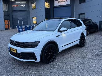 Schadeauto Volkswagen Tiguan 2.0 TSI 4Motion DSG R-Line Pano Virtual Cockpit Dynaudio 2018/7