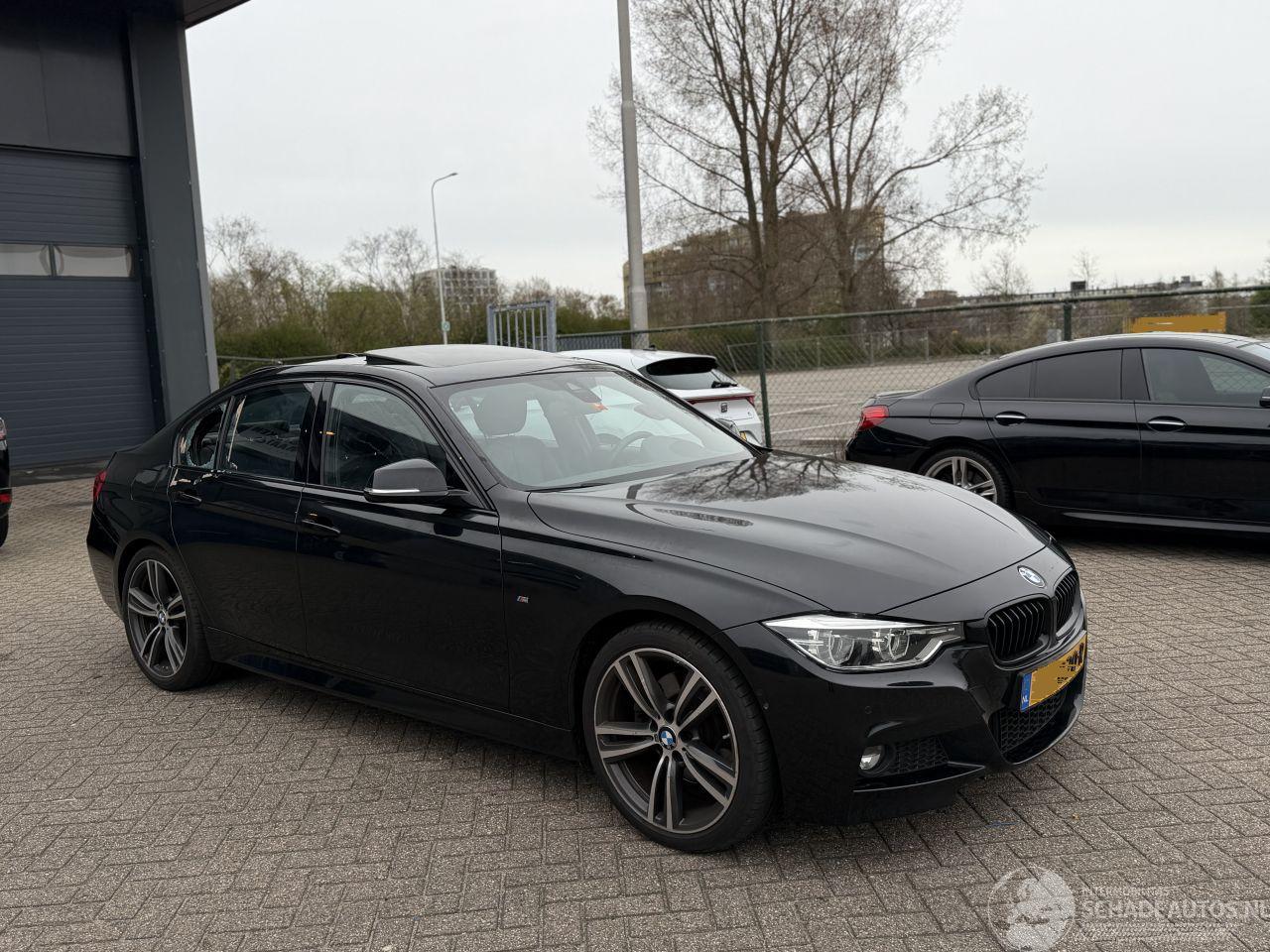 BMW 3-serie 330i 252Pk M-Pakket Schuifdak Head-Up Harman Kardon