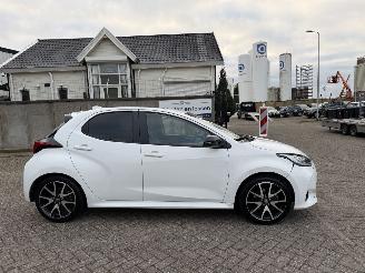 Toyota Yaris 1.5 Hybrid Executive NAP Nederlandse Auto Keyless picture 7