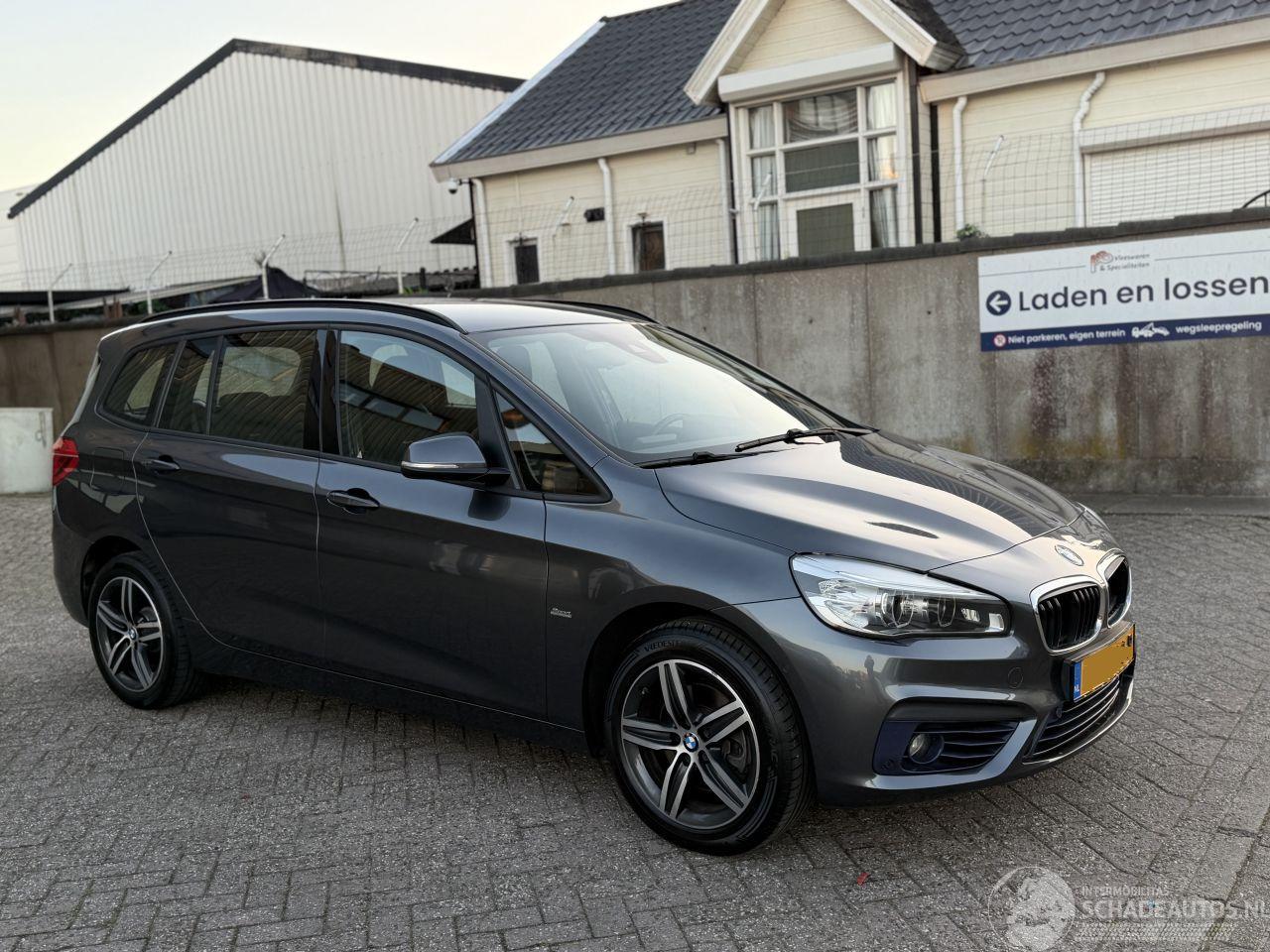 BMW 2-serie 218i 7Persoons Automaat Executive NAP Nederlandse Auto