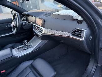 BMW 3-serie 330i Xdrive M-Pakket High Executive Harman Kardon Pano Sfeerverlichting Head-Up picture 9
