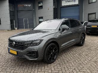 Auto incidentate Volkswagen Touareg 3.0 TSI R 4Motion Hybrid 544Pk Pano DynAudio Sfeerverlichting Head-Up 2021/10