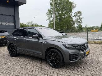 Volkswagen Touareg 3.0 TSI R 4Motion Hybrid 544Pk Pano DynAudio Sfeerverlichting Head-Up picture 3