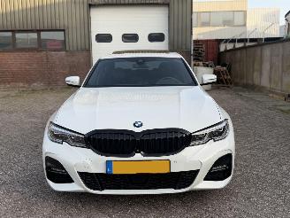 BMW 3-serie 320D M-Pakket 360Camera Head-Up Schuifdak LaserLights picture 2
